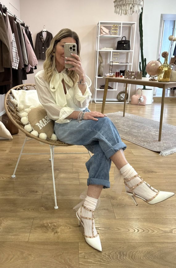 Scarpe bianche vernice borchiette oro - immagine 7