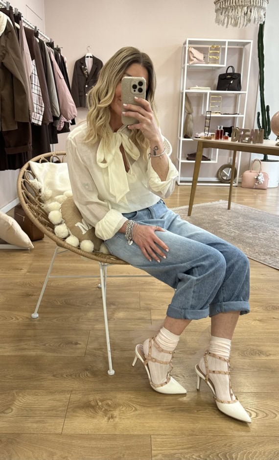 Scarpe bianche vernice borchiette oro - immagine 6