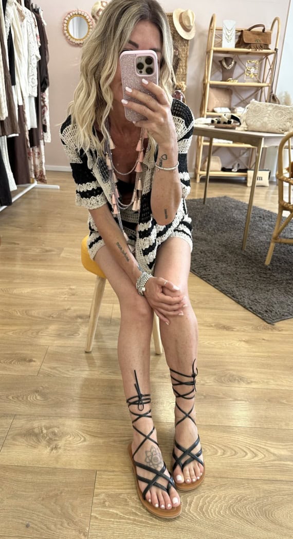 Sandaletti neri in pelle - immagine 2