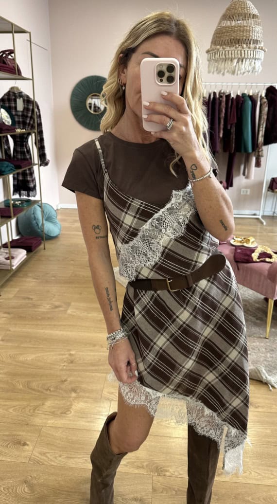 Sottoveste a quadri con pizzo - immagine 4