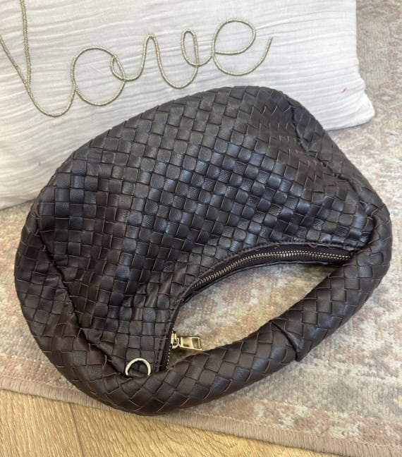 borsa intrecciata cioccolato in pelle