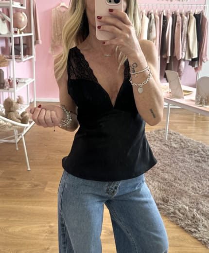 Top satin con pizzo