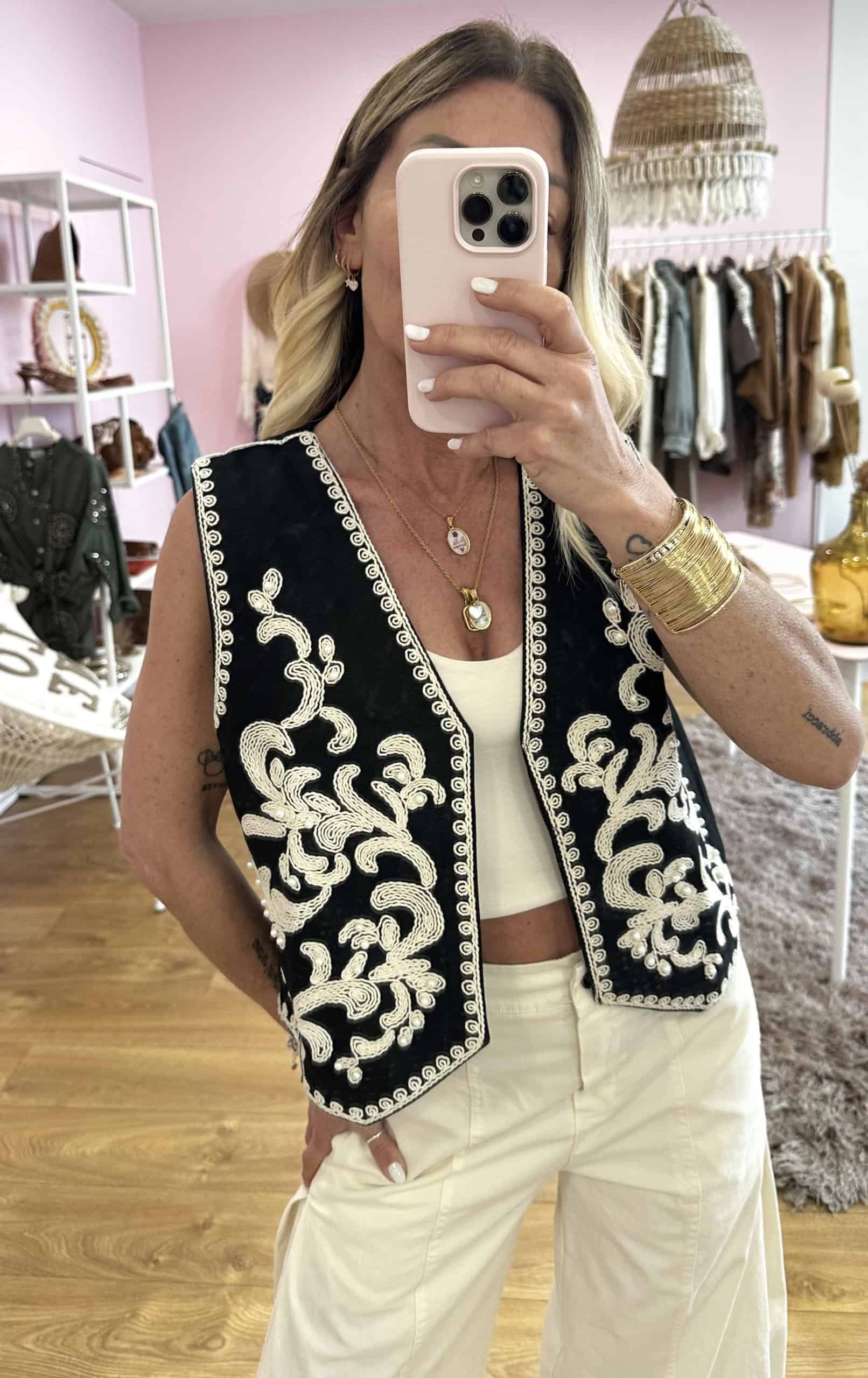 gilet con ricami - immagine 4