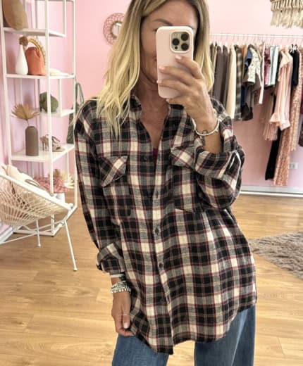 camicia check nera e bordeaux