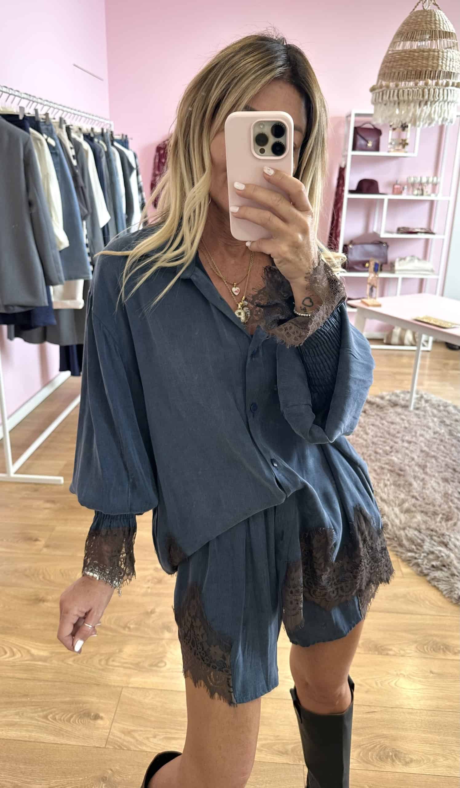 shorts con pizzo blu - immagine 2