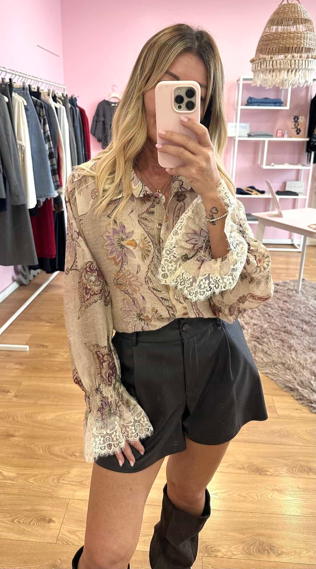 Camicia fiori e pizzo avorio motel - immagine 2