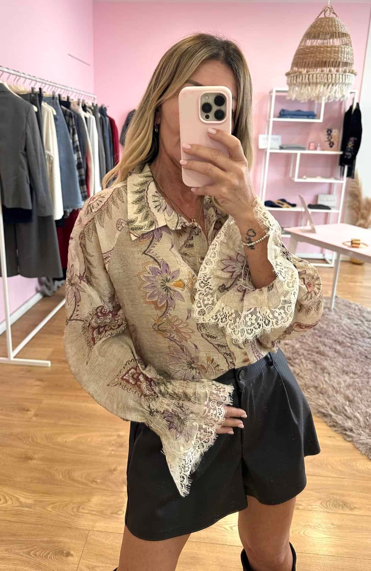 Camicia fiori e pizzo avorio motel
